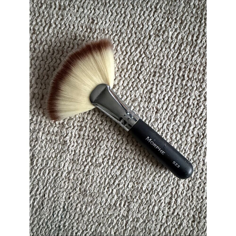 Morphe S23 Fan Makeup Brush